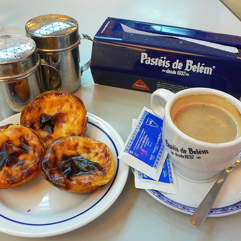 Custard tarts and coffee at Pastéis de Belém